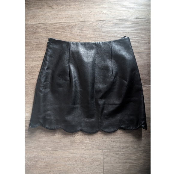 NWT Miu Miu | Black Nappa Leather Scallop Mini Skirt IT40 US4 (MPD632) - Picture 4 of 13